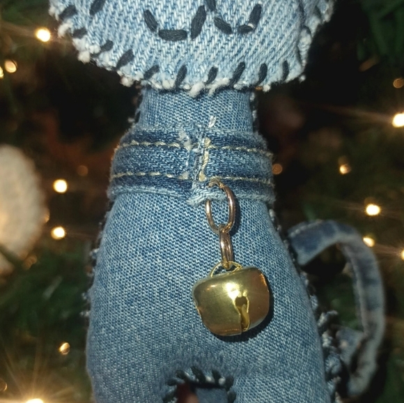 Handcrafted Denim Cat - Picture 6 of 6